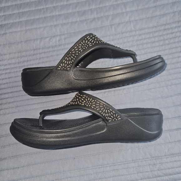 Crocs Sandals Flip Flops Dual Embellished Womens Size 11 Black Bling - Picture 4 of 7